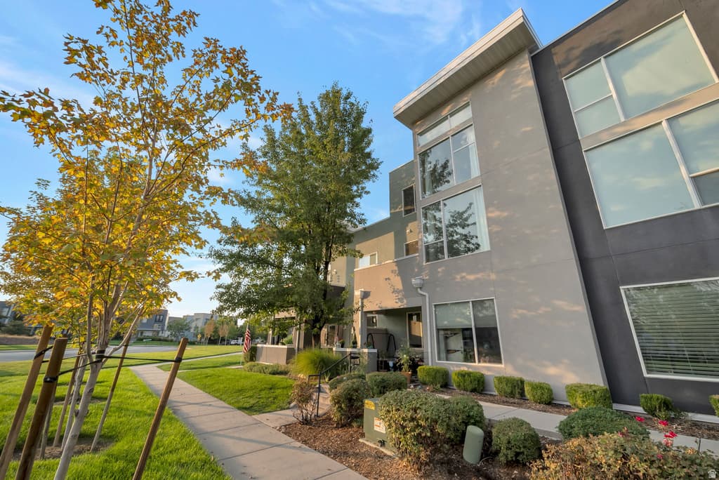 4528 W SOUTH JORDAN PKWY ##109 - Property photo 1 of 6