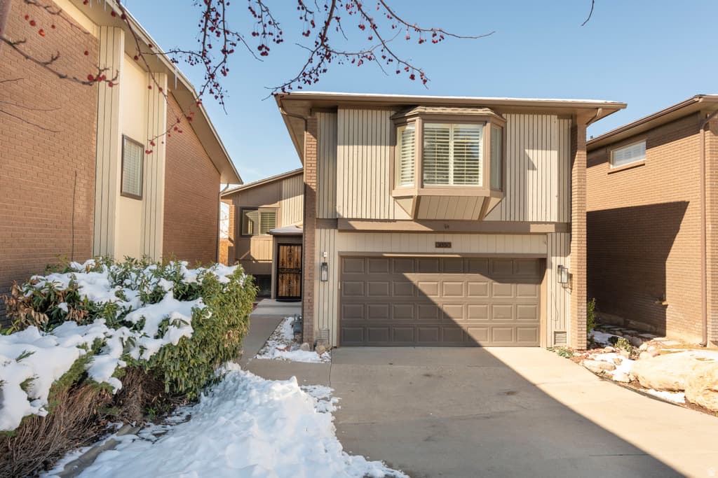 3850 S QUAIL HOLLOW DR - Property photo 1 of 6