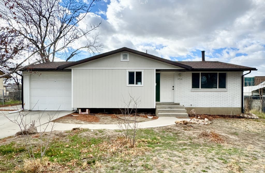 954 E CARNATION DR - Property photo 1 of 6
