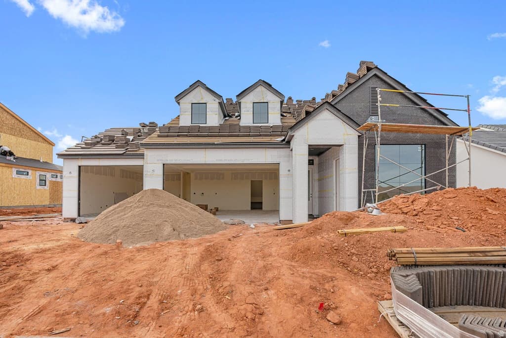 2401 PATRICIA DR - Property photo 1 of 6
