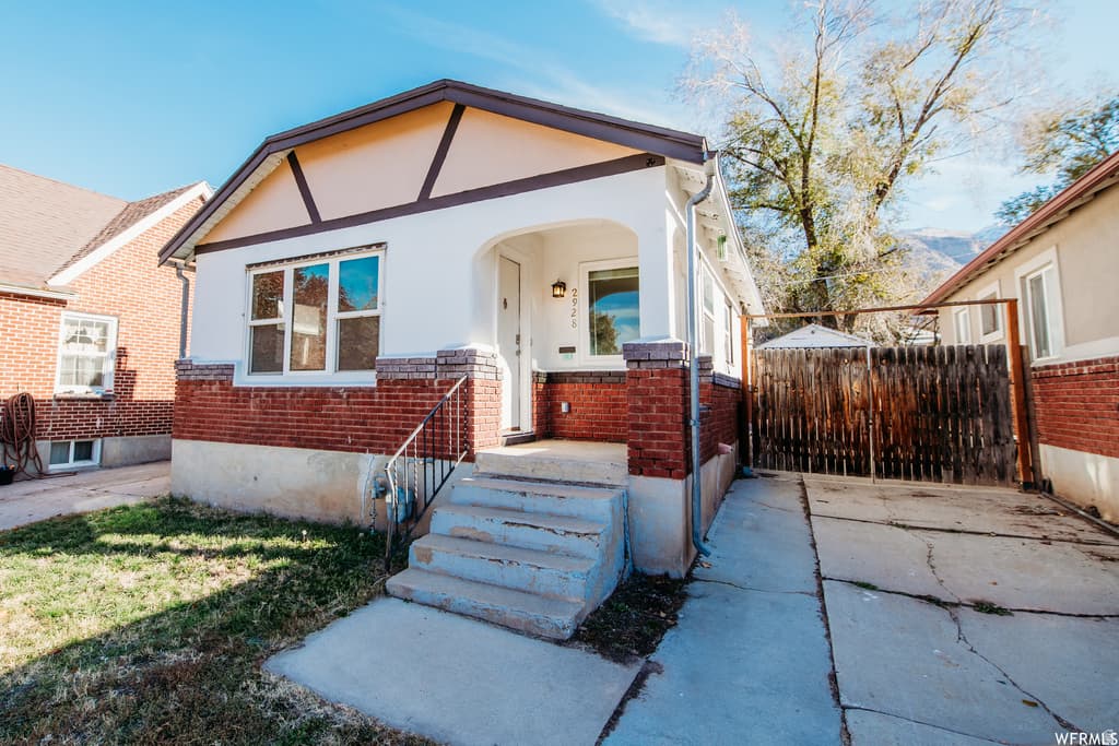 2928 FOWLER AVE - Property photo 1 of 6