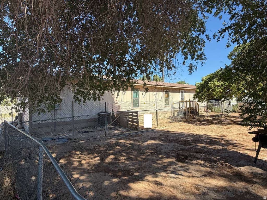 270 E 550 S - Property photo 1 of 6