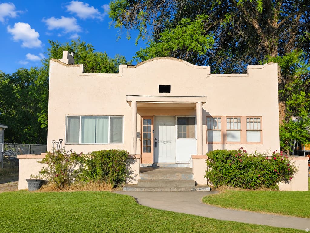 222 N 200 E - Property photo 1 of 6