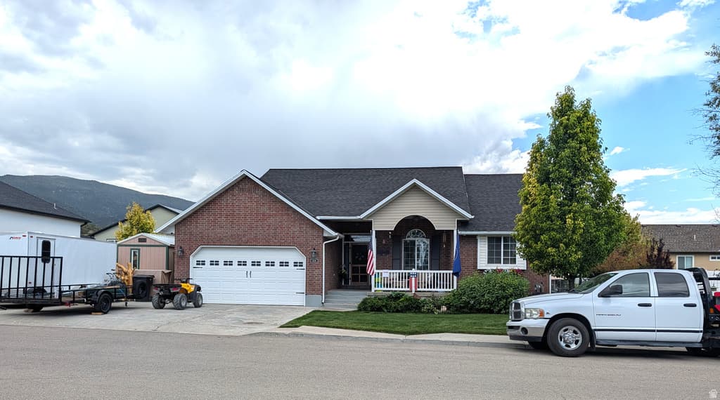 654 E 70 S - Property photo 1 of 6