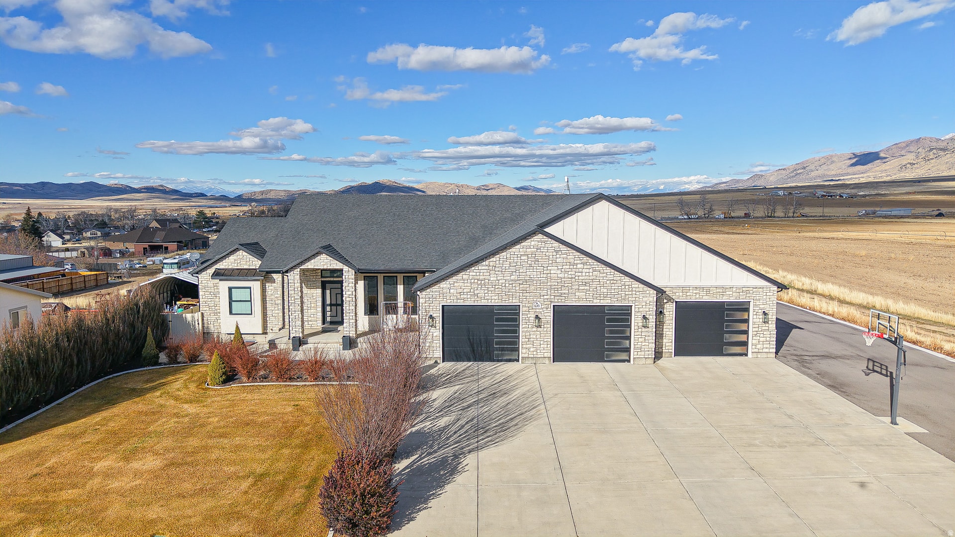 Stunning home in Mona