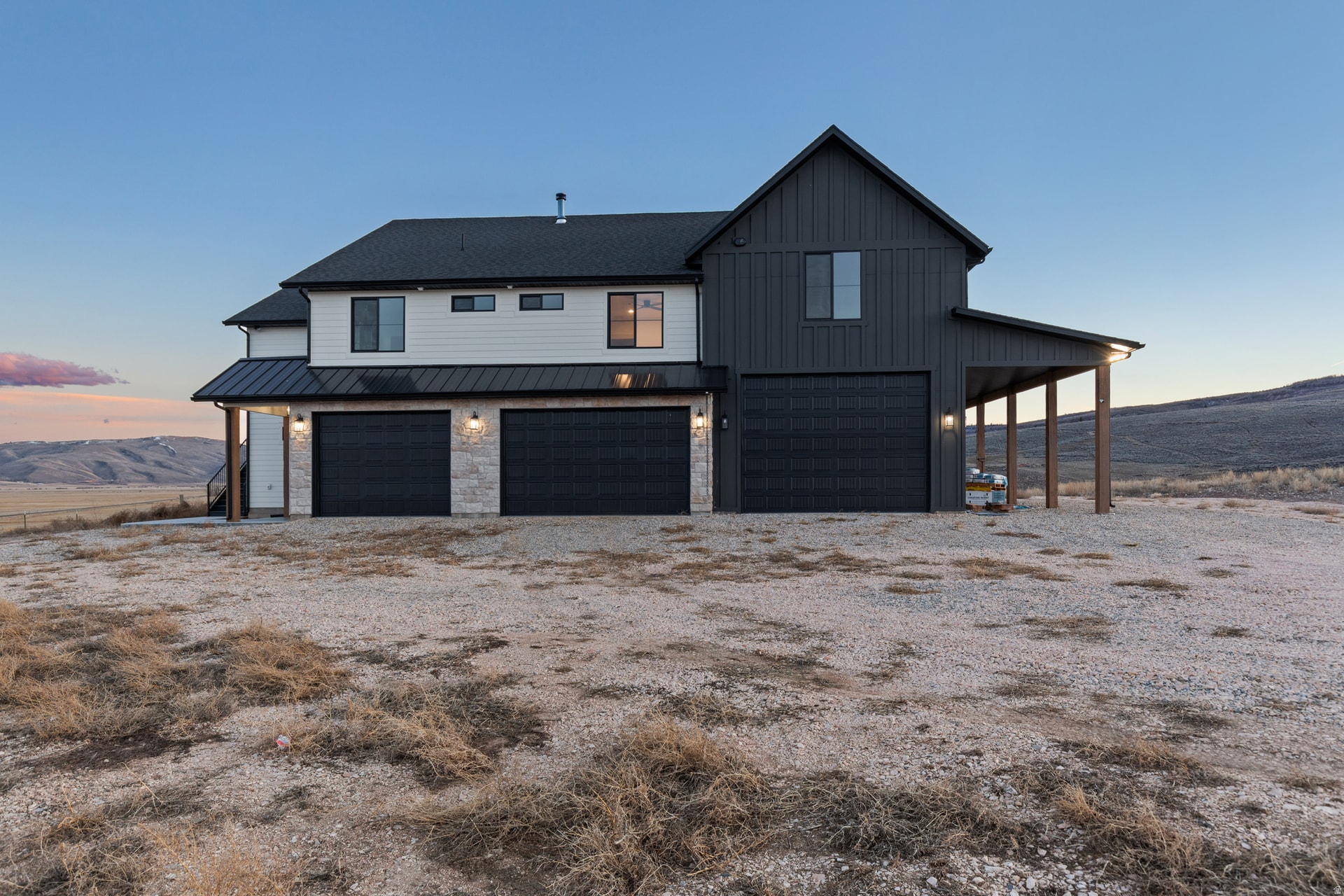 Stunning home in Laketown