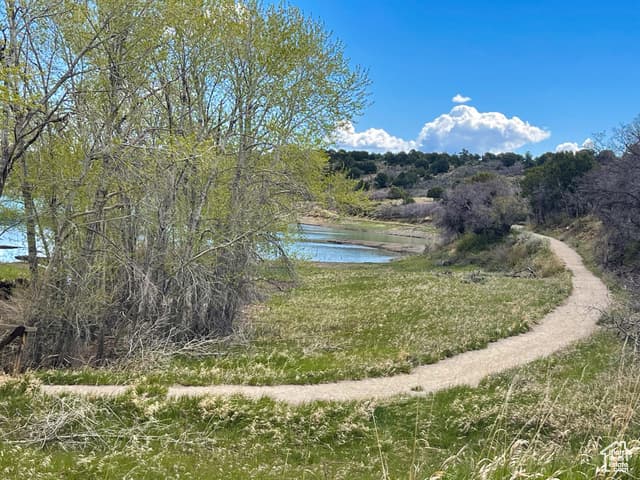 1 S CREEK RD