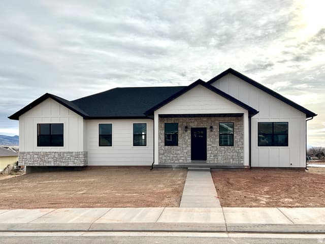 431 W CENTER ST