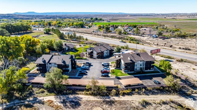 800 W HIGHWAY DR