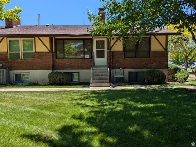 644 W LAMPLIGHTER WAY