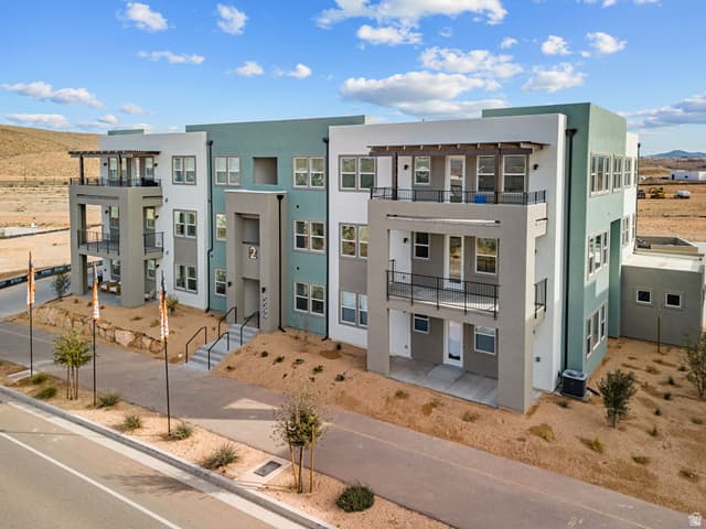 5599 S CARNELIAN PKWY #207