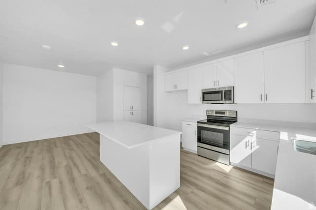 5599 S CARNELIAN PKWY #208