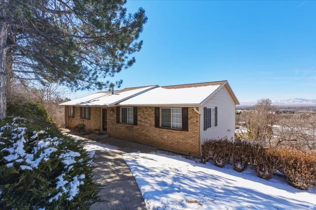 384 S EASTOAKS #5