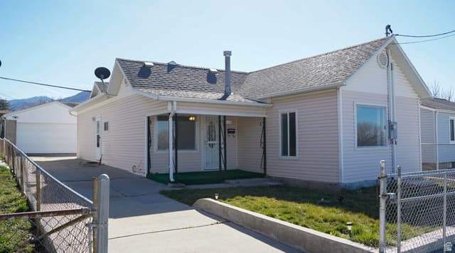 268 E VINE ST