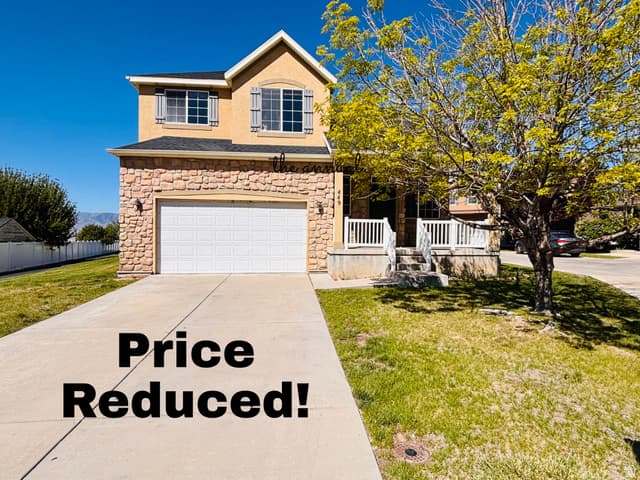 449 E APPLE BLOSSOM DR