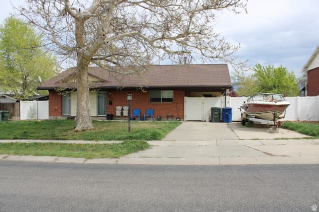 4215 S 3960 W
