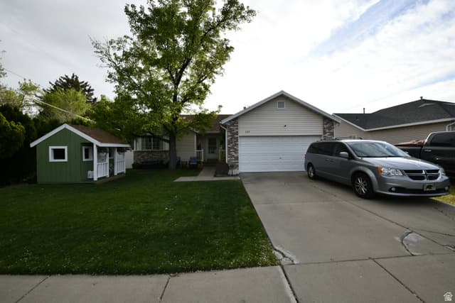 228 S LARKIN LN