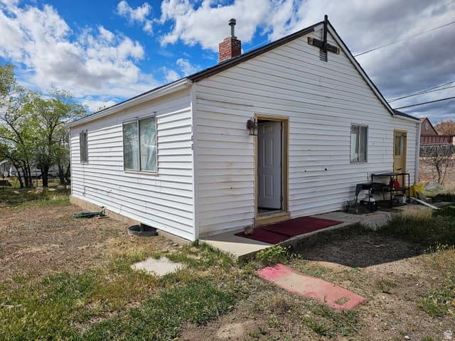 163 CARSON AVE