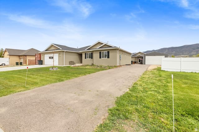 3476 N COVERED WAGON DR