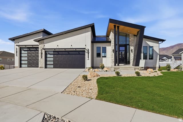 118 W MORNING GLORY CIR
