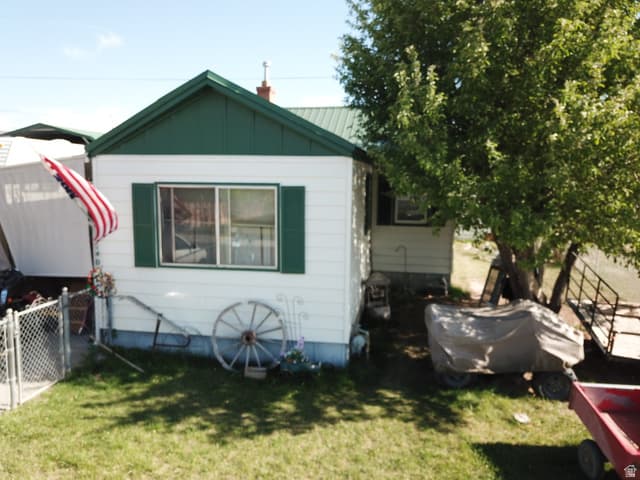140 E CARSON AVE