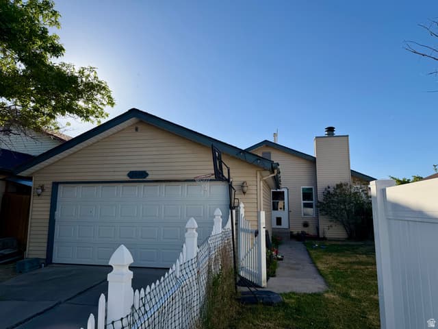 3038 S ARTHURS CT