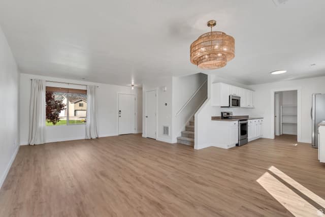 1529 W 630 N