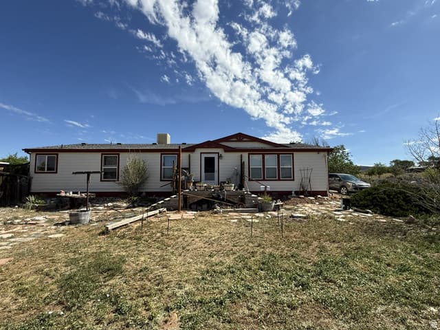 48 E CAMPBELL LN