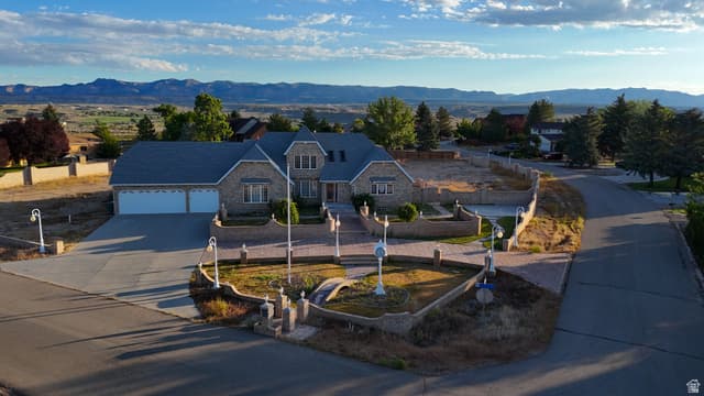 1402 SHEPHERD DR