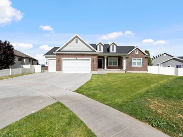 78 W DANBURY LN